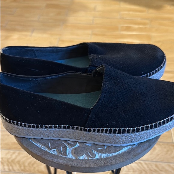 Dr. Scholl's Women’s Black Suede Loafers - Picture 2 of 6